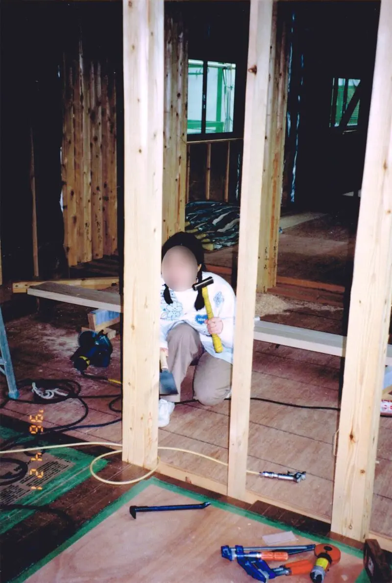 室内_のこぎりポーズ