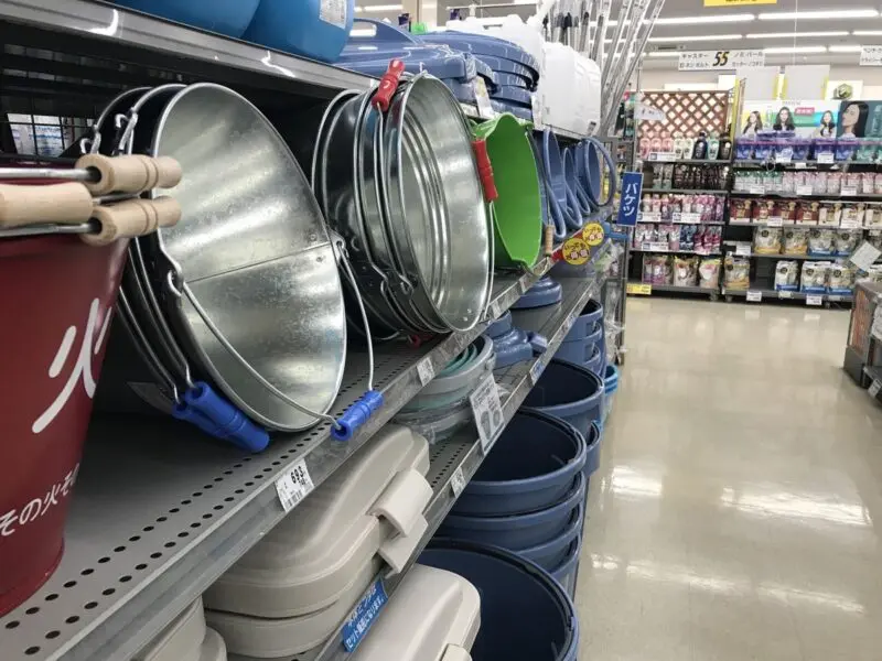 ホームセンター_bucket-2826361_1920