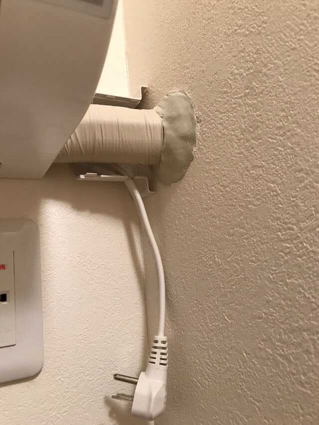 エアコン室内配管カバーdiyで まさかの大穴 大失敗か 奇跡のマイホーム建築記録