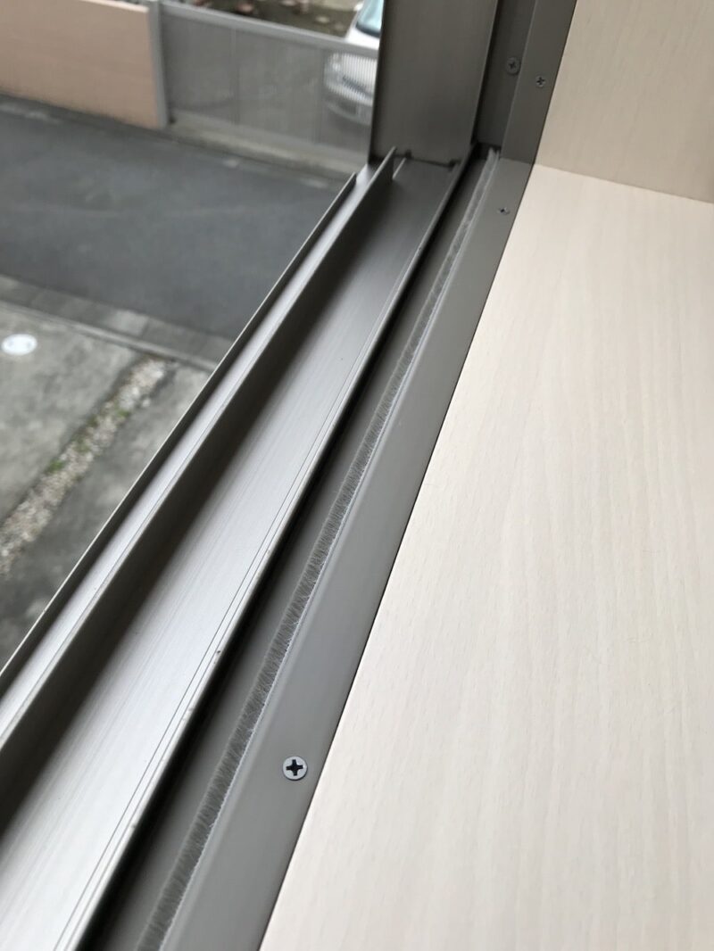 05_下枠モヘア貼り終わり_IMG_9897