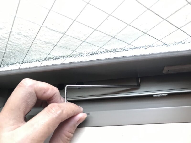 05_02_IMG_9991_カギ型金具_起きない