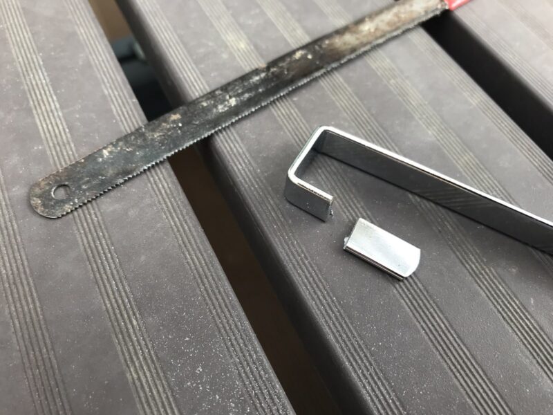 05_06_IMG_0001_カギ型金具切断する