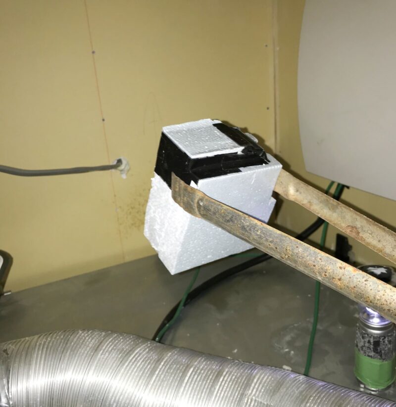 07_00_IMG_0082_発泡ブロックを置く