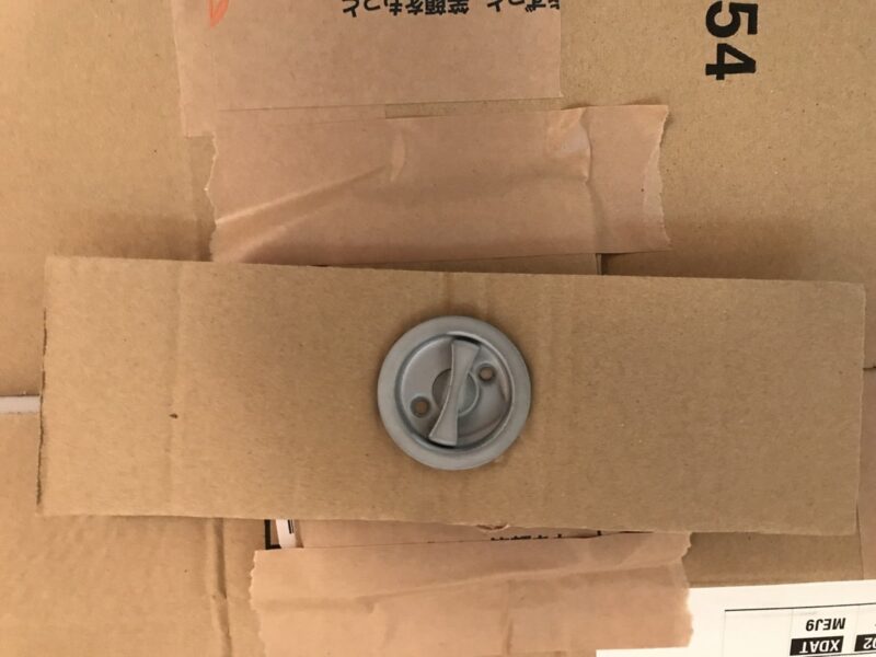 13_000_IMG_9601_表示錠_ダンボール_回る