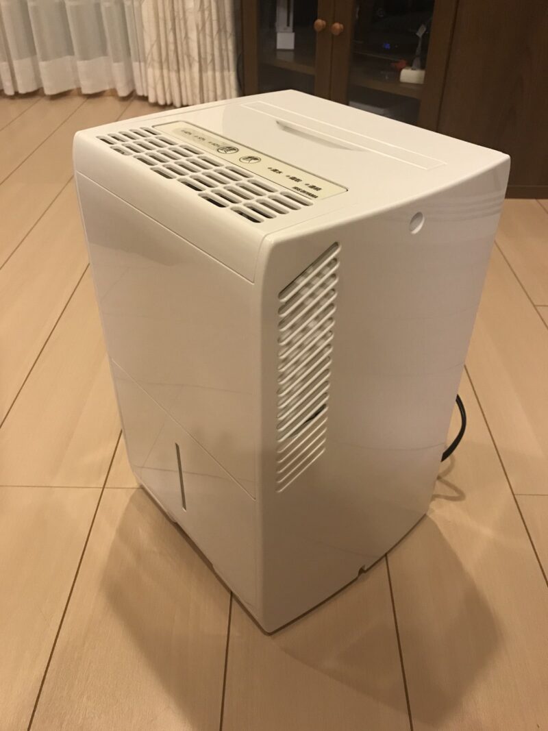 0600_IMG_9841_IJC-56_除湿機_斜めフォルム