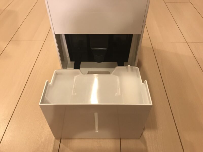 0900_IMG_9844_IJC-56_除湿機_水タンク