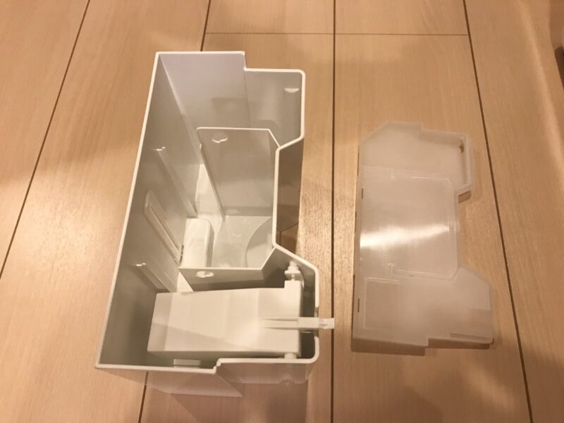 1100_IMG_9846_IJC-56_除湿機_水タンク