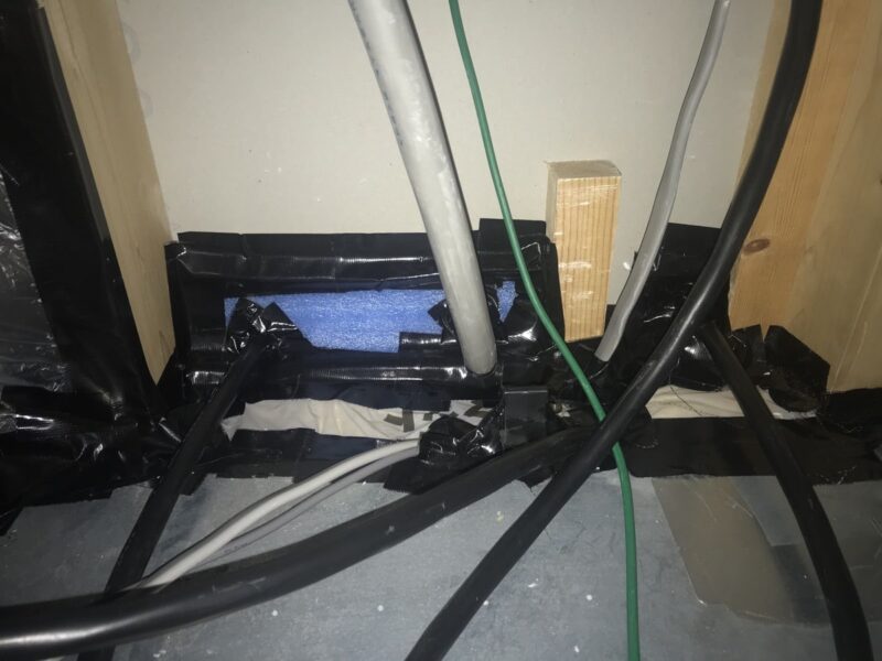 30_00_IMG_0131_ケーブル裏