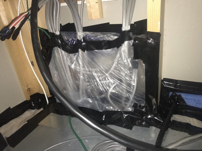 30_00_IMG_0133_ケーブル裏