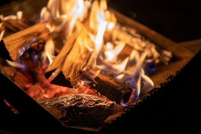 焚き火と焼き芋
